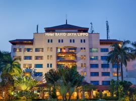 Hotel Sahid Jaya Lippo Cikarang, hotel con piscina en Cikarang