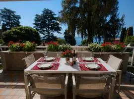 Gardone Apartment lake view and free parking