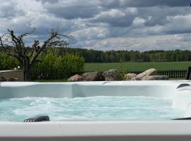 Swedish countryside jacuzzi and pool!, hotel i Uppsala