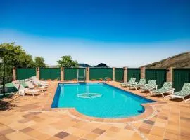 Casa rural con piscina y vistas en Cuesta Blanca