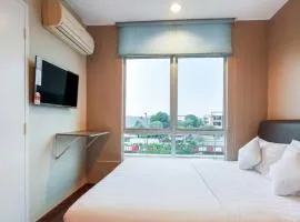 Swing & Pillows - Taj Inn, Shah Alam