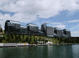 Glacier Premium Apartments โรงแรมในบูโคเวล