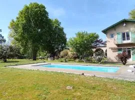Grande maison familiale avec piscine chauffée