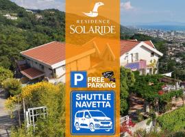 RESIDENCE SOLARIDE apartments, FREE PRIVATE PARKING WITH VIDEOSURVELLIANCE and SHUTTLE SERVICE, готель у Салерно