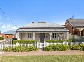 Fitzroy House beautifully appointed CBD home