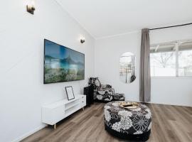 Dream Holiday Condo w Caravan Parking @ Kallangur, hotel sa Kallangur
