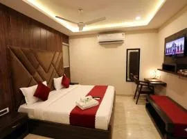Hotel Grand In Near 2 Min From Vaishali Metro Station