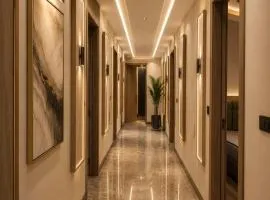 Hotel Haevenwood Suites Near Delhi IGI Airport