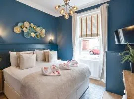 Stylish Apt Near Golf Beach Wi-Fi & Free Parking