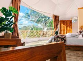 Nekoli Glamping - Riverside Domes with Mt Meru Views, hotel em Arusha