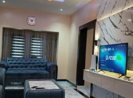 Palace Dei Gratia Apartment, khách sạn ở Ibadan