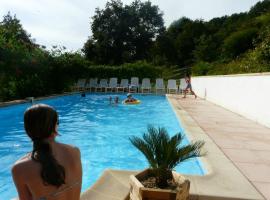 Les Chalets de Pierretoun, allotjament vacacional a Labastide-Clairence