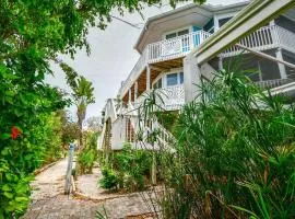 Twin Dolphins Pool, Docks, Elevator, Golf Cart