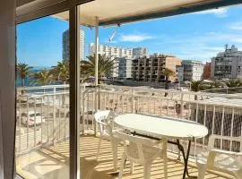 Amplio apartamento junto a la playa