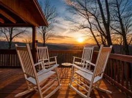 Mountain Views + Fire pit | 10 Min to BR/Yoga Room