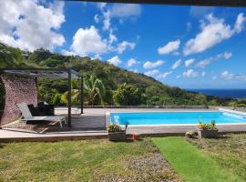 Appartement des 5 Trésors - piscine et vue panoramique, hotel di Case-Pilote