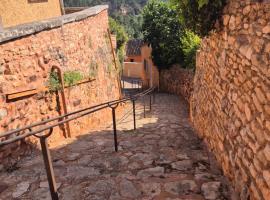 Gîte Le Val des Fées classés deux étoiles, Hotel in Roussillon