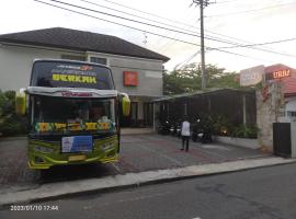 Hotel Urban Fendis Yogyakarta – hotel w mieście Timuran