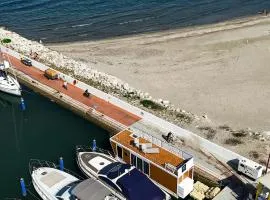 BHE House Boat Experience