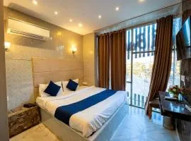 Hotel Velvet Dreams Inn & Banquet