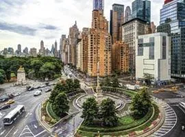 Lavish Columbus Circle Manhattan Apartment by Central Park & Times Square ADULTS ONLY