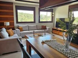 Moumis Luxury Apartment