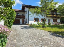 Ferienwohnung Fischbacher, hotel a Waging am See