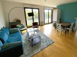 2 bedroom apartment, close to downtown & train station