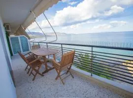 Blue Horizon Seafront Apartment