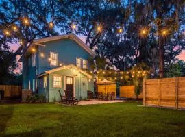 Sanctuary on 3rd - Walk to UF , Parking , Grill