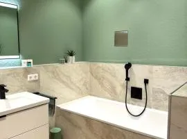 Deluxe Apartment M17
