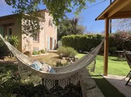 Maison au calme avec jardin en plein centre ville