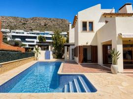 Exclusiva Villa con piscina privada y vistas al mar, viešbutis mieste Cala de Finestrat