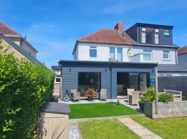Large spacious home, great location, near transport links, hotel v destinaci Rogerstone