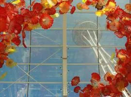 Holiday Inn Express & Suites Seattle Downtown - Lake Union by IHG