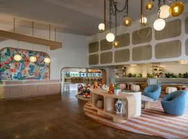 The Luce, St. Pete Beach, a Tribute Portfolio Hotel