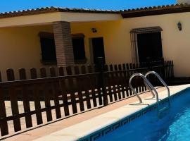Chalet con Piscina Privada Vallada Roche Cerca de la Playa, Hotel in Conil de la Frontera