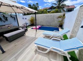 Private pool villa with Jacuzzi, near beaches, Hotel in Punta Cana