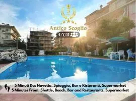 L' Antico Scoglio Appartamenti comfort Nocera Terinese Scalo - Fino a 11 Ospiti - Piscina - Navetta Aeroporto-Stazione & Multi-Destinazioni - Spiaggia a 300mt - Giardino e Zona pranzo all'aperto - WiFi & SmartTV - Aria Condizionata