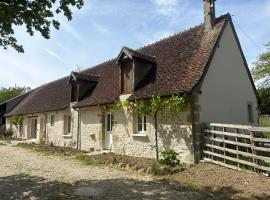 Maison familiale rénovée dans village médiéval - FR-1-591-712 – hotel w mieście Levroux