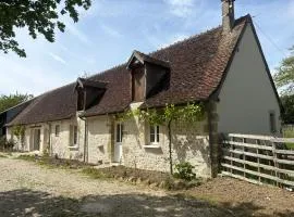 Maison familiale rénovée dans village médiéval - FR-1-591-712