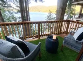 Blue Hayden Studio Lake Front- Hot Tub