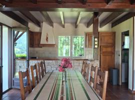 Maison familiale Pays Basque, hôtel à Ahaxe-Alciette-Bascassan
