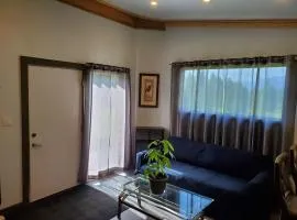Pine Marten Wilderness Cabin - Hot Tub & Mountain Views