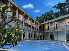 Bwalk Hotel & Villa Malang