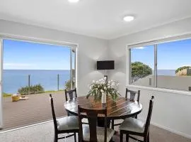 Beachfront Breeze - sea views for days