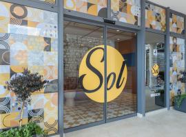 Hostel Sol، فندق في دوبروفنيك