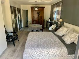 Grande Chambre meublee, Hotel in Cornebarrieu