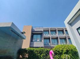 Lay Sea and Beach Hotel, Hotel in Ban Hat Chao Samran