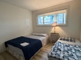 Downtown Vancouver Cozy Homestay - Walk to FIFA Stadium & Sky Train, Free Parking & Wifi